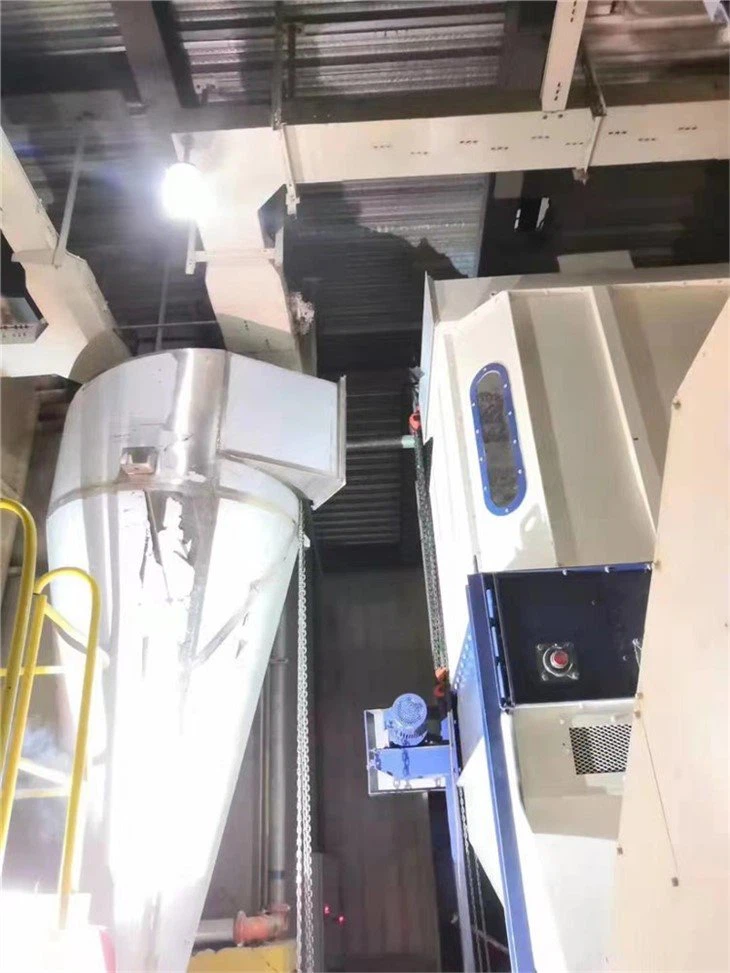 Counterflow cooler and cyclone installation 1